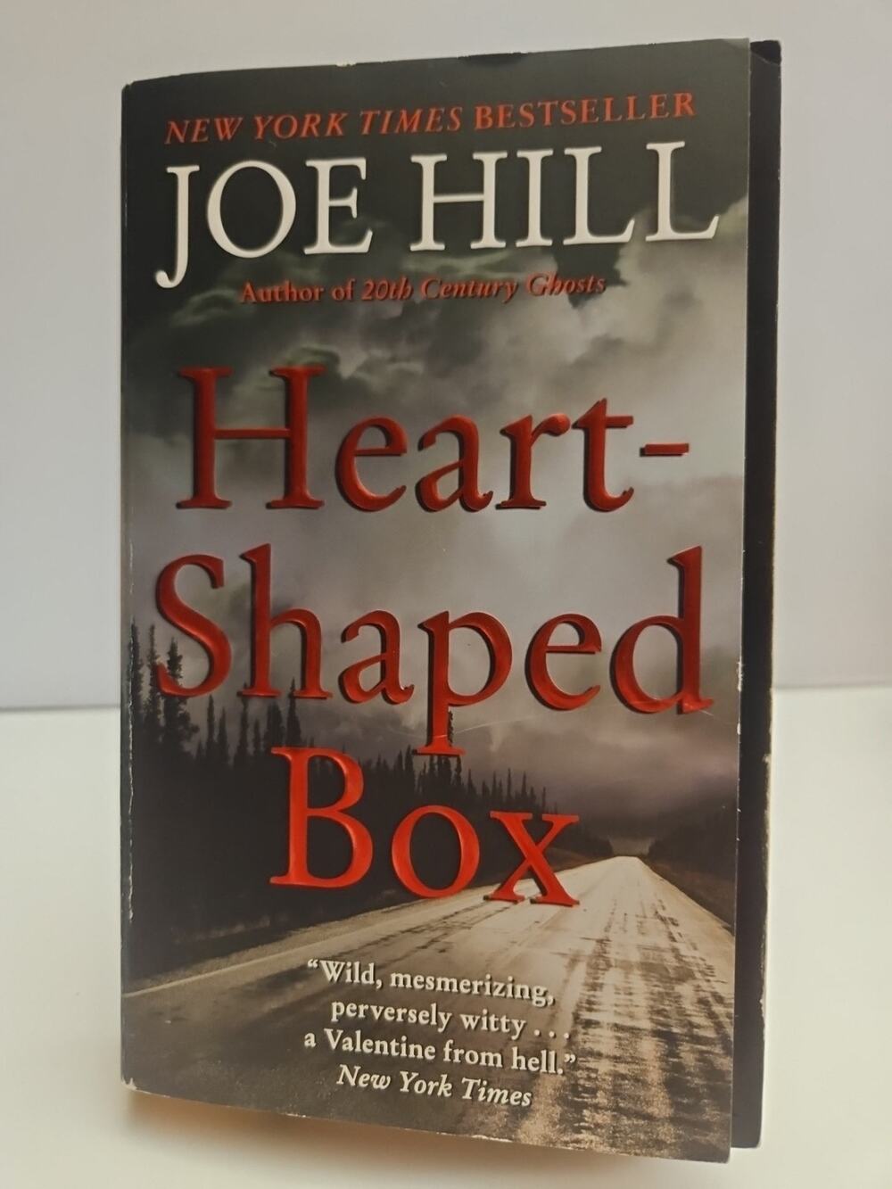 HEART-SHAPED BOX by Joe Hill Paperback